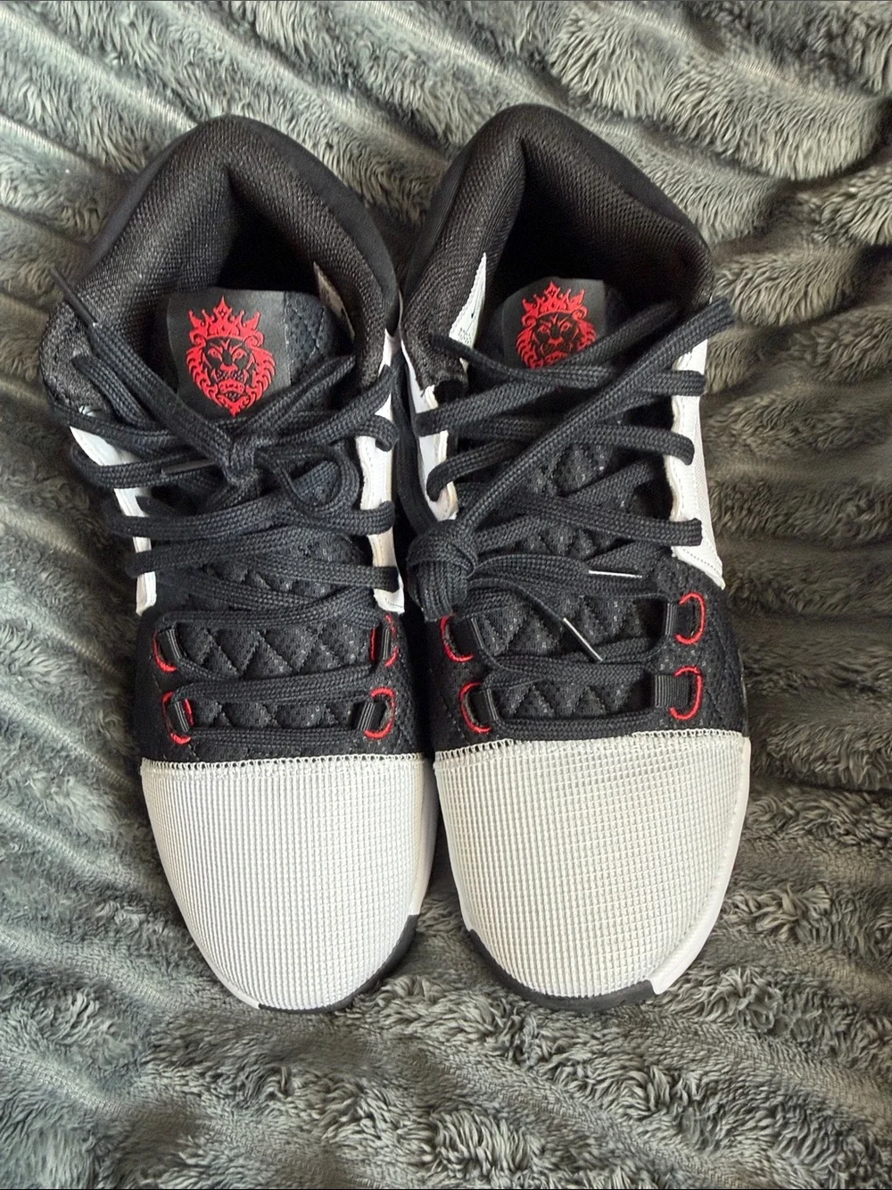 Nike LeBron Witness 8 men’s size 10.5